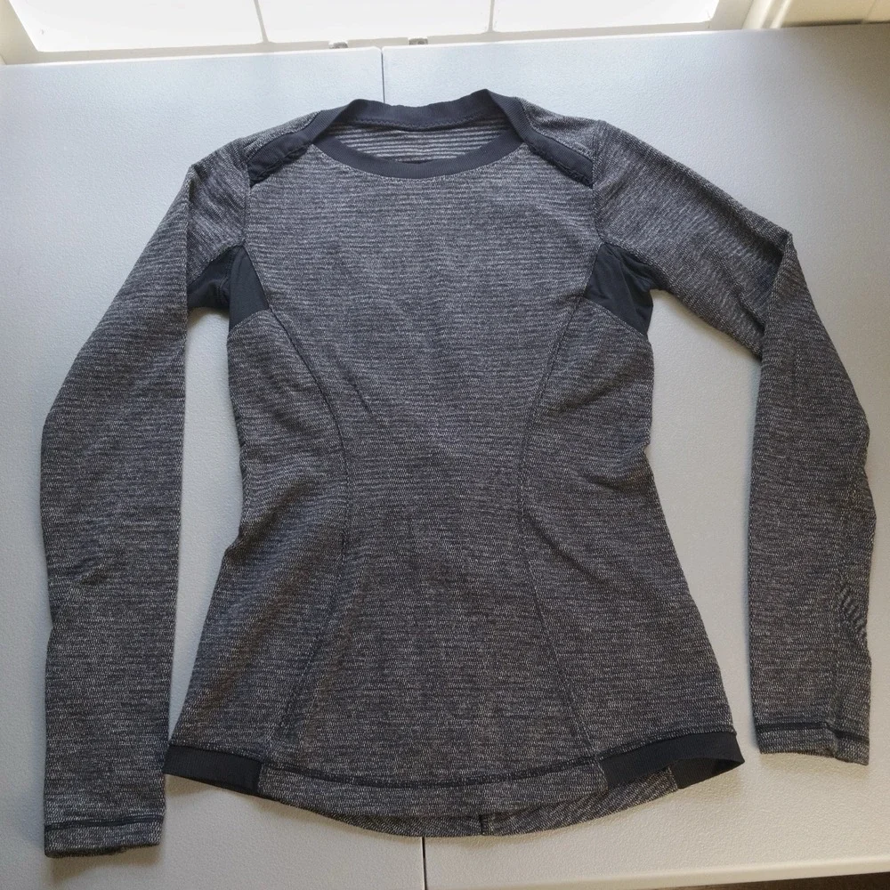 Lululemon Base Runner Long Sleeve Top Shirt Women's Size 4 Heather Gray & Black